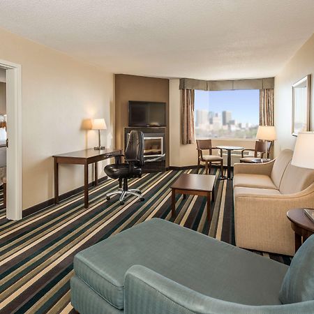 Best Western Plus Winnipeg Airport Hotel Kültér fotó