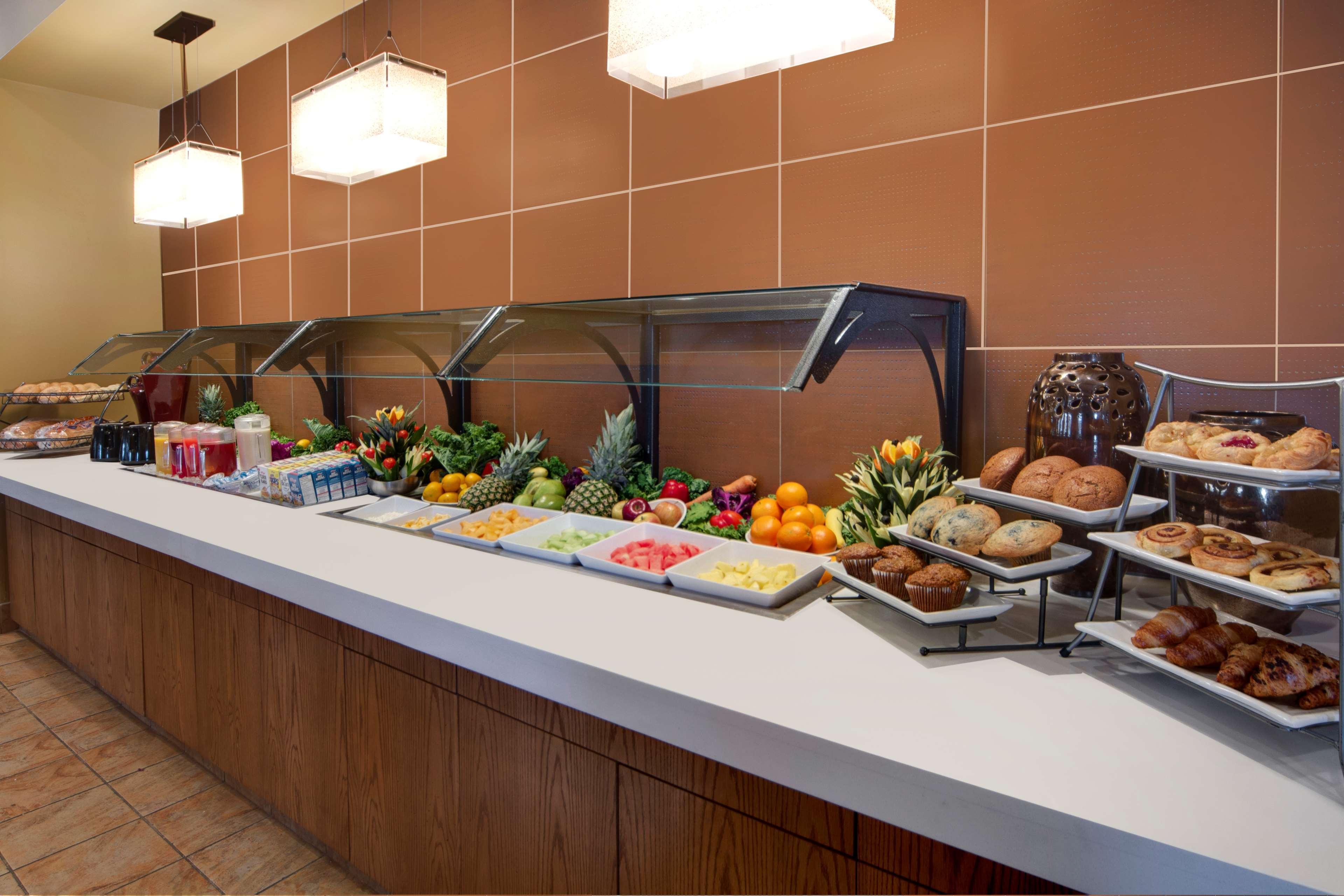 Best Western Plus Winnipeg Airport Hotel Kültér fotó